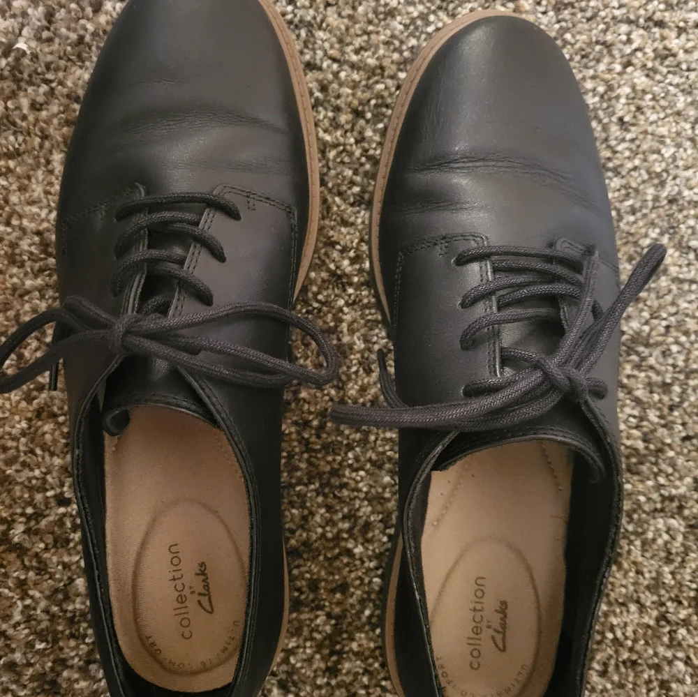 Clarks - Picture 2 of 4